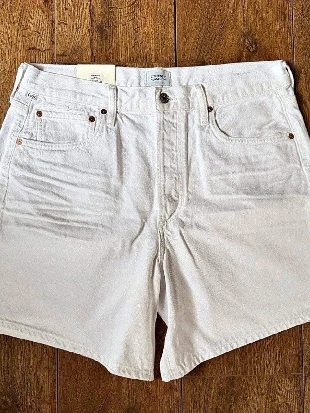 NWT Citizens of Humanity Marlow 7 Inch Denim Jean Shorts with button fly in Whit